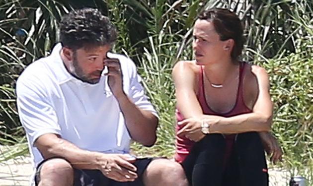 Βούρκωσε ο Ben Affleck, ενώ μιλούσε στην Jennifer Garner – Οι πρώτες φωτογραφίες μετά το χωρισμό