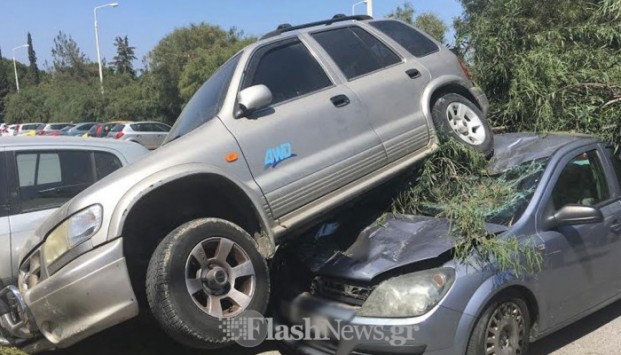 Πώς το έκανε αυτό; Γυναίκα οδηγός στο Ηράκλειο προκάλεσε χάος!