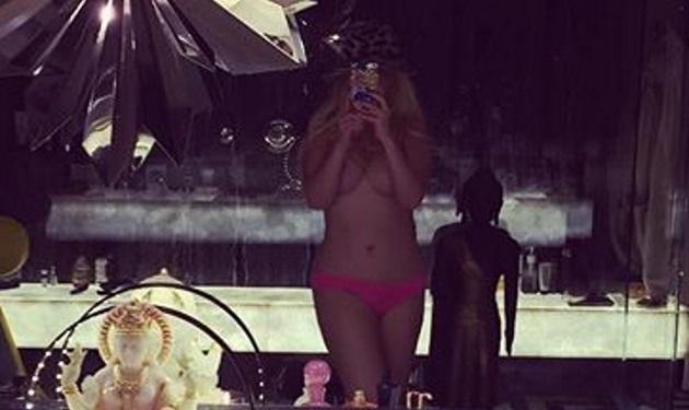 Christina Aguilera: Ποζάρει σχεδόν γυμνή και δηλώνει πως είναι μόνο η αρχή!