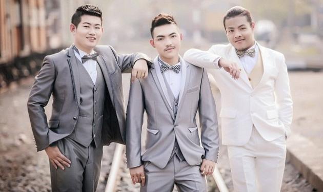 Ο πρώτος τριπλός gay γάμος στον κόσμο! Οι τρεις gay άντρες παντρεύτηκαν του Αγίου Βαλεντίνου!