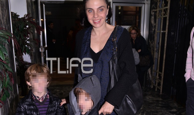 Ελίνα Ακριτίδου: Σπάνια έξοδος με τα παιδιά της! Φωτογραφίες