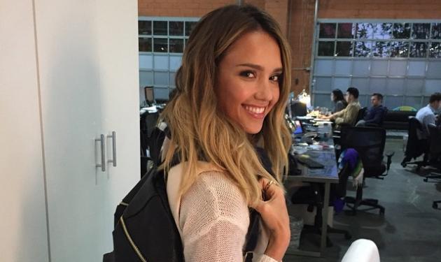 Jessica Alba: Χαλαρώνει και… αναστατώνει τα social media!