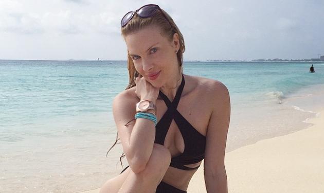 Χριστίνα Αλούπη: Αποχαιρέτισε τα νησιά Κέιμαν με τις πιο sexy φωτογραφίες της στην παραλία!