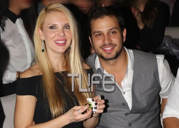 Xριστίνα Αλούπη: Το τρυφερό φιλί και οι ευχές στον πατέρα του παιδιού της! Φωτό