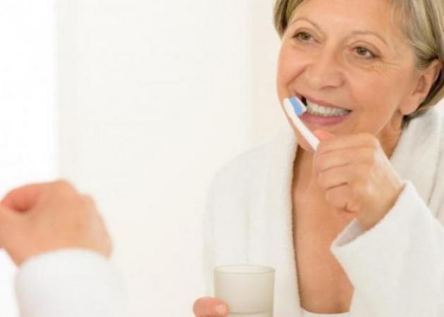 Αλτσχάιμερ: Πώς συνδέεται με την υγεία των δοντιών; Απίστευτη ανακάλυψη