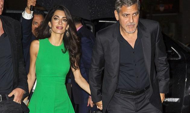 Amal Clooney: Tα παπούτσια των 750 δολαρίων και η κατάρα των… κάλων!