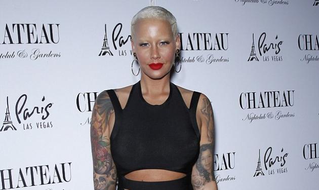 Amber Rose: η προκλητική topless πόζα που ανέβασε στο instagram!