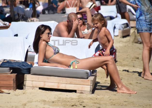 Alessandra Ambrosio: Ανέβασε το θερμόμετρο στα ύψη σε παραλία της Μυκόνου!