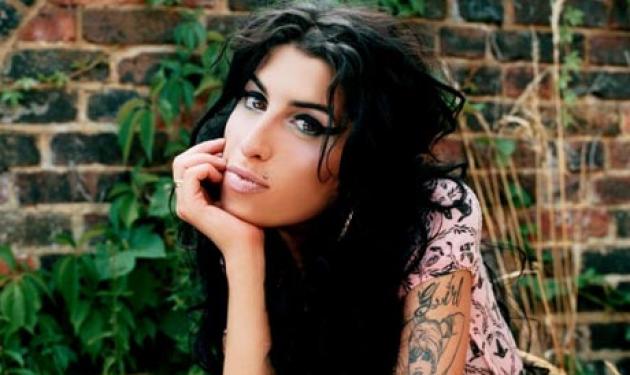 Η Amy Winehouse με μελανιές στο σώμα της!