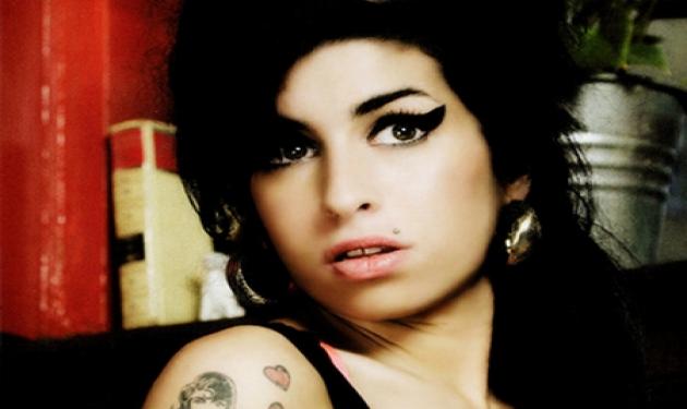 Το κινητό της A. Winehouse παραβιαζόταν εδώ και χρόνια!