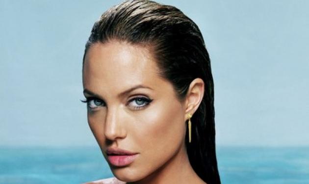 A. Jolie: ”Δεν θέλω να μεγαλώσουν τα παιδιά μου!”