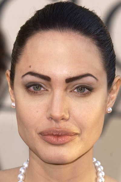 6 | Χειρότερα φρύδια: Angelina Jolie