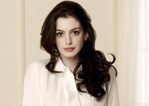 Γέννησε η Anne Hathaway!