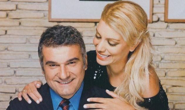 Κ. Αποστολάκης – Α. Αναστασάκη: Γάμος στα Χανιά τον Ιούνη!