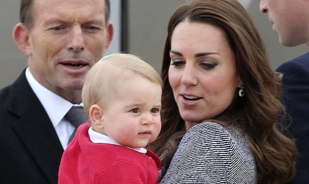 The George Effect: Το βασιλικό μωρό εξελίσσεται σε fashion icon αφού ό,τι φοράει εξαντλείται αμέσως!