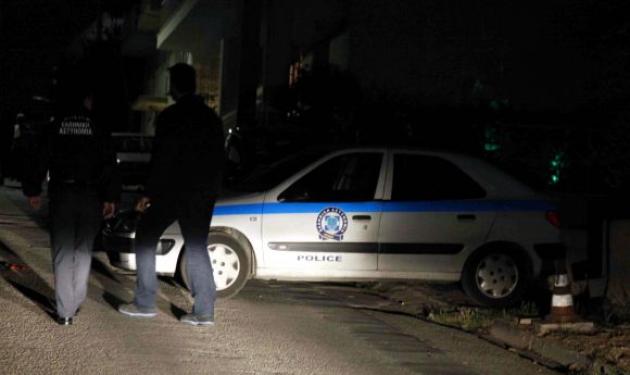 Πάτρα: Άγρια δολοφονημένος άνδρας τυλιγμένος σε κουβέρτα στη μέση του δρόμου