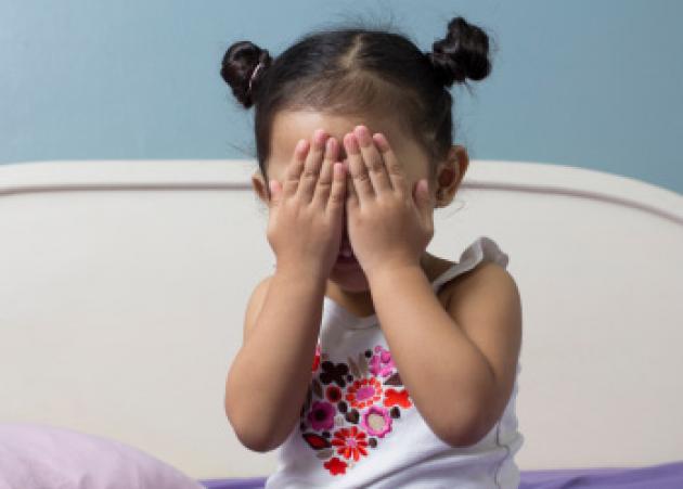 Τι σημαίνει η λευκή γλώσσα στο παιδί