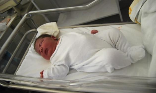 Γέννησε μωρό 6,2 κιλά με φυσιολογικό τοκετό και χωρίς επισκληρίδιο!