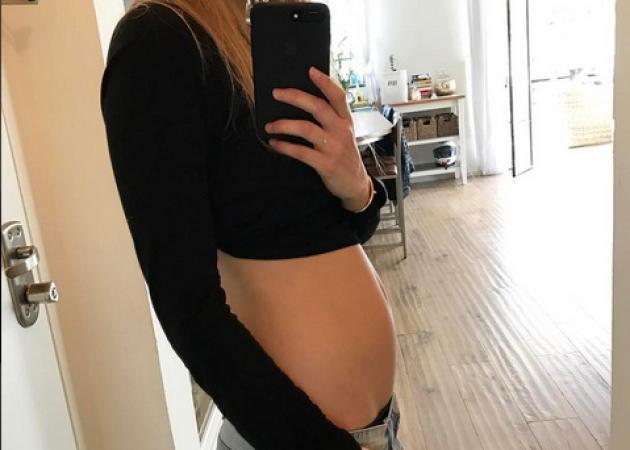 Πασίγνωστη καλλονή γέννησε πριν 7 μήνες και είναι ξανά έγκυος!