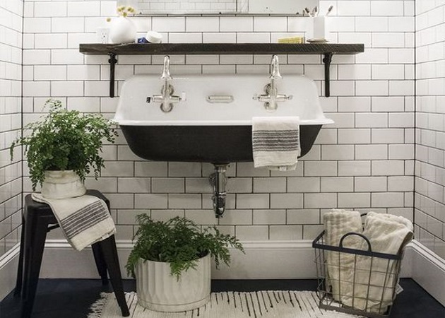 Φάκελος “Μπάνιο”: Πώς να δημιουργήσεις έξτρα αποθηκευτικό χώρο στο μπάνιο σου με τα πιο stylish έπιπλα