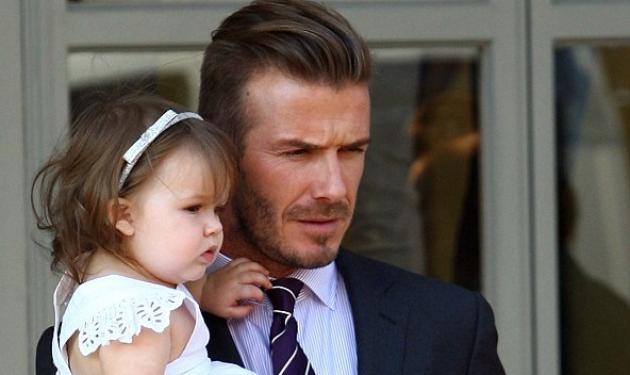 D. Beckham: Βόλτα με τις δυο γυναίκες της ζωής του! Φωτογραφίες