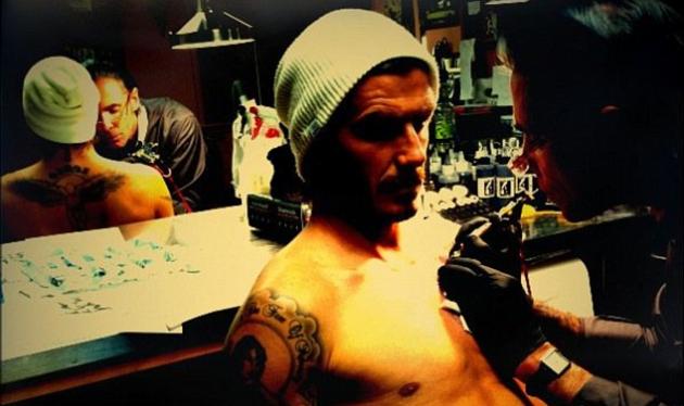 To oλοκαίνουριο tattoo του Beckham. Δες photo όταν το έκανε!