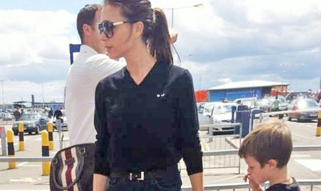 Oops! Σαν να αδυνάτισε πολύ η Victoria Beckham