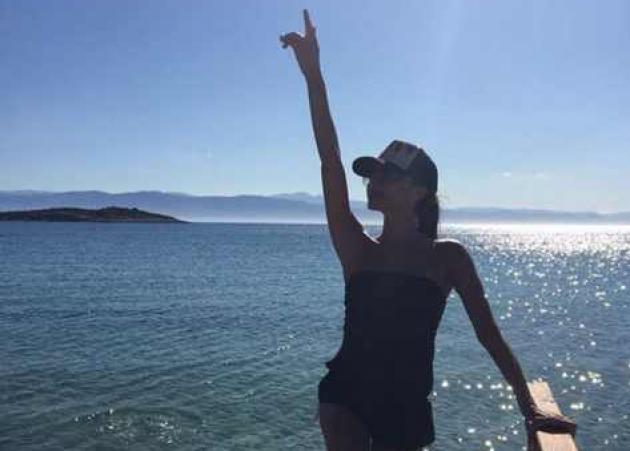 Victoria Beckham: Ξετρελαμένη με τις ελληνικές θάλασσες! Φωτογραφία
