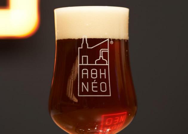 H νέα μπίρα του ΑΘΗΝΕΟ δίνει άλλη γεύση στο χειμώνα