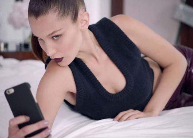 Video! Η Bella Hadid μας δείχνει πώς να μακιγιαριστούμε στο ραντεβού!