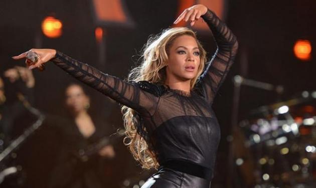 Για ποιoν συγκινητικό λόγο διέκοψε η Beyonce τη συναυλία της ;