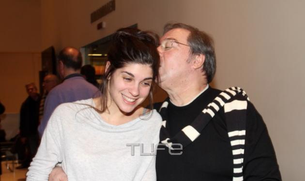 Σταμάτης Φασουλής: Το τρυφερό φιλί στην κόρη του Γιάννη Μπέζου!