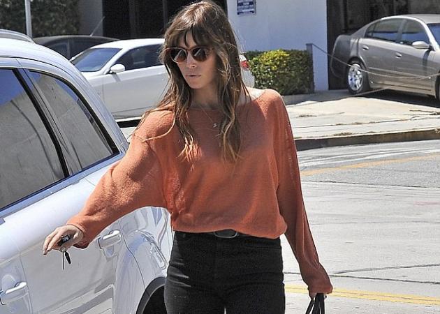 H Jessica Biel φοράει κολιέ με το όνομα του αγοριού της Justine! Εσύ θα το έκανες; Ψήφισε!