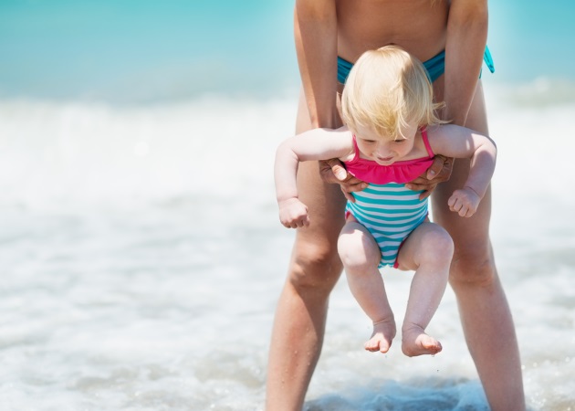 Μαμά στην πλαζ: Πώς να ετοιμάσεις το σώμα σου για την παραλία, όταν μόλις έχεις γεννήσει το μωρό σου