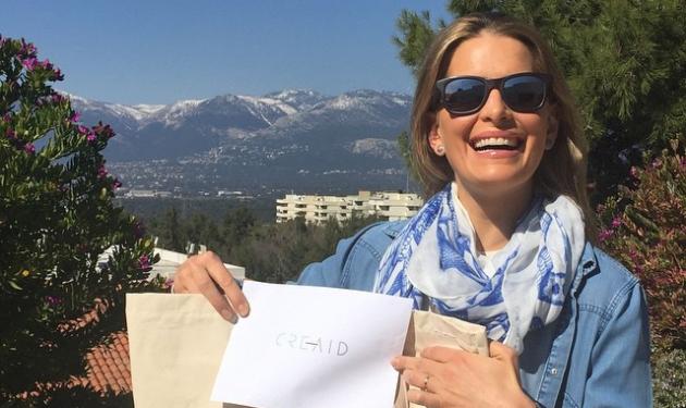 Τατιάνα Μπλάτνικ: Φτιάχνει μια τσάντα με άρωμα… Ελλάδας για καλό σκοπό!
