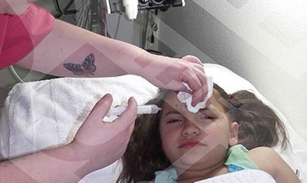 Μητέρα κάνει botox στην 8χρονη κόρη της! Δες τις φωτογραφίες που σοκάρουν