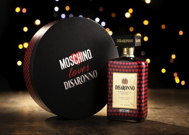MOSCHINO loves DISARONNO –  ειδικά τα Χριστούγεννα!