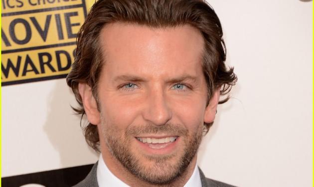 Ε όχι…Ο Bradley Cooper με ρόλεϊ στο κεφάλι… Φωτογραφίες