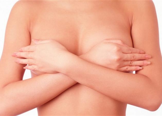 Φυσική ανόρθωση στήθους μέσα από 4 απλές ασκήσεις