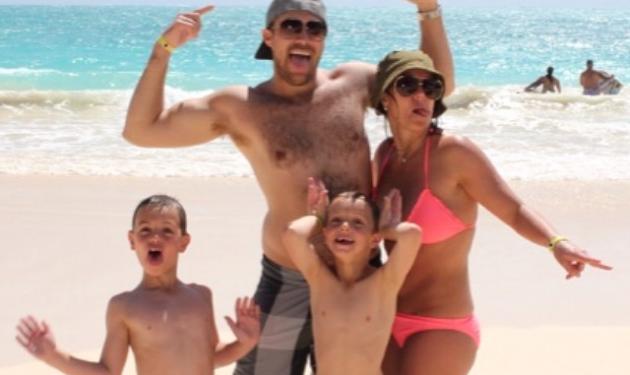 B. Spears: Βγάζει silly face φωτογραφίες με τους γιους της στην παραλία!