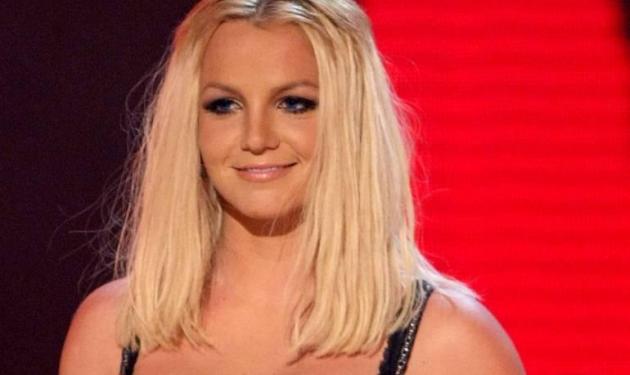 Η Britney Spears παρενοχλεί σεξουαλικά τον σωματοφύλακά της;