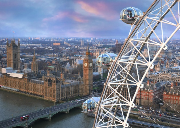 Μια βραδιά στο London Eye: Πώς είναι να διανυκτερεύεις στην κορυφή του Λονδίνου;