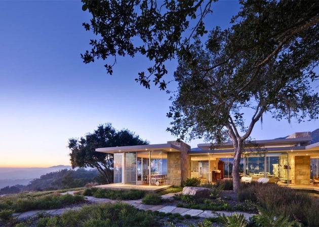 Η “γυάλινη” κατοικία στη Santa Barbara που μοιάζει να βγήκε από τα πιο τρελά όνειρά σου