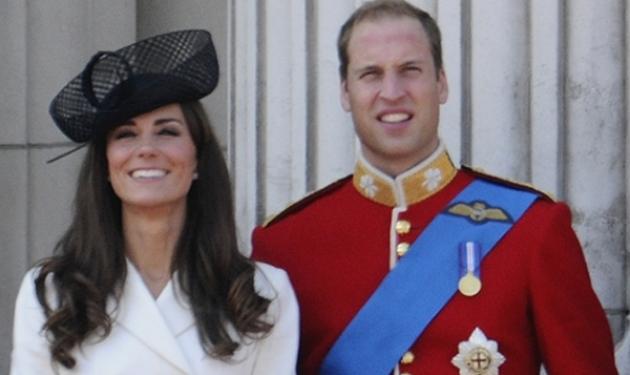 William – Catherine: Ξανά στο μπαλκόνι του παλατιού για χάρη της βασίλισσας! Δες φωτο