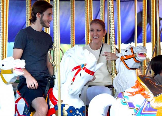 Celine Dion: Mε τους γιους της στη Disneyland για να γιορτάσουν τα πρώτα γενέθλια των διδύμων μετά τον θάνατο του René Angélil