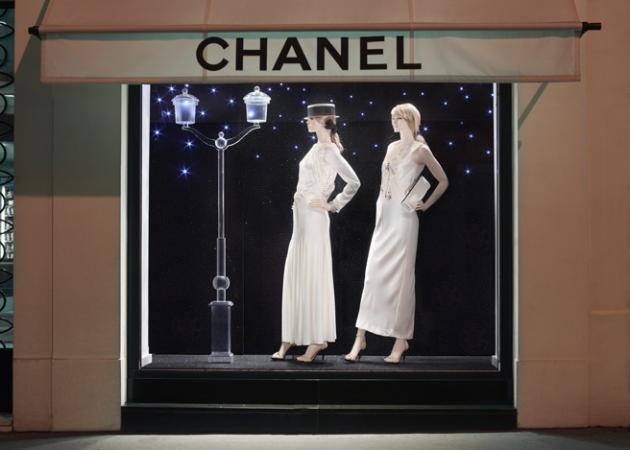 Δες την βιτρίνα Chanel στο Παρίσι και τις φωτογραφίες της καμπάνιας!