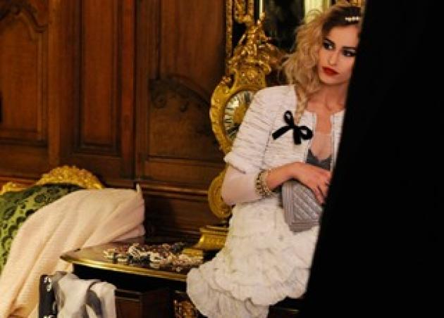 H Alice Dellal το νέο πρόσωπο της Chanel!