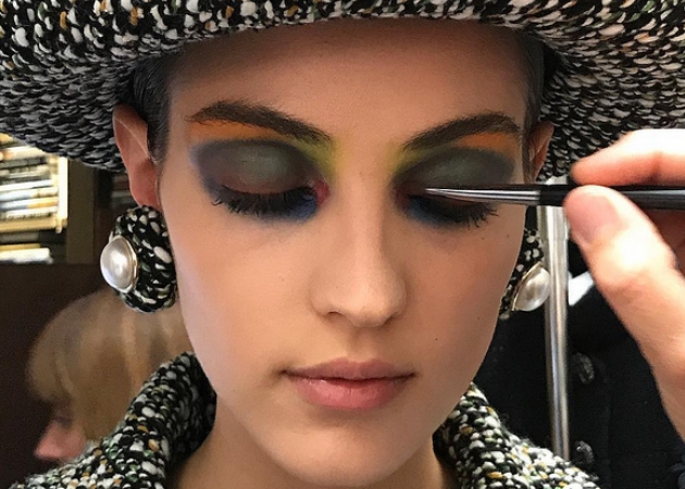 Chanel Fall 2017 Couture Show: το watercolor makeup και το νέο γαλλικό twist στα μαλλιά!