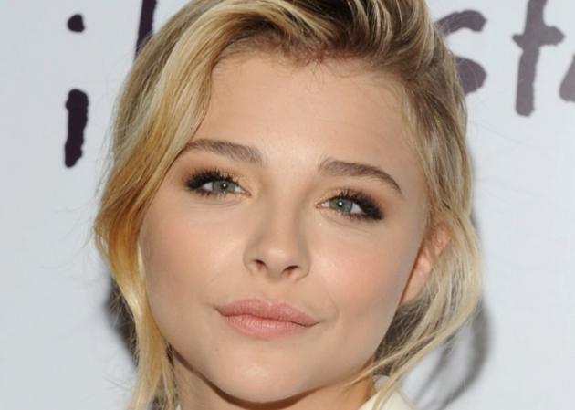 Το εντυπωσιακό look της Chloe Grace Moretz στην πρεμιέρα της νέας ταινίας της! Τι φόρεσε;