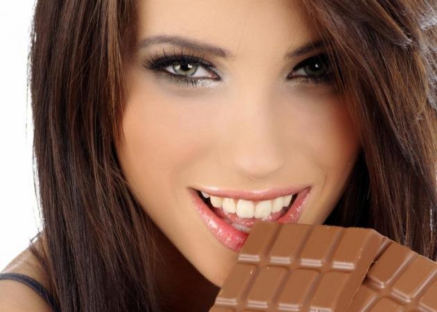 Μαριάννα – Μου αρέσει πολύ η σοκολάτα. Μπορώ να τρώω χωρίς να παχύνω;
